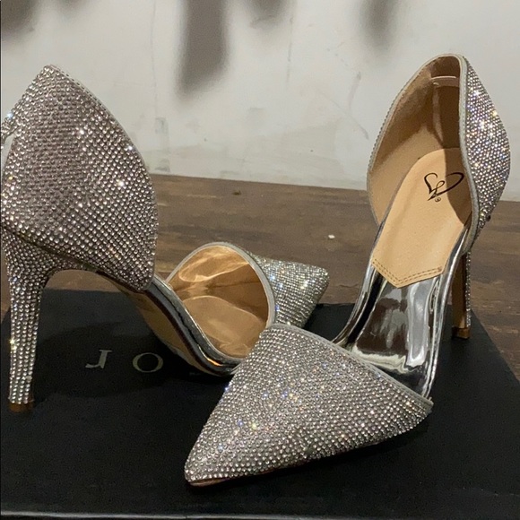 Heels - Picture 2 of 3